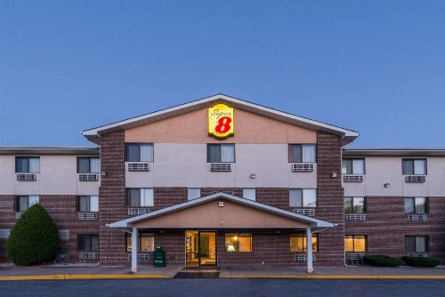 Super 8 by Wyndham Front Royal image 17